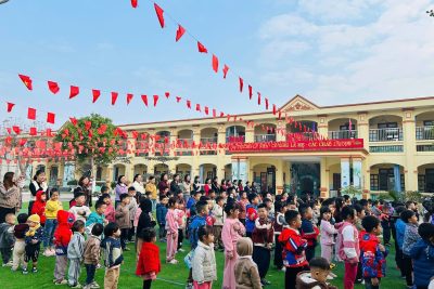 Chào cờ đầu tuần mới.